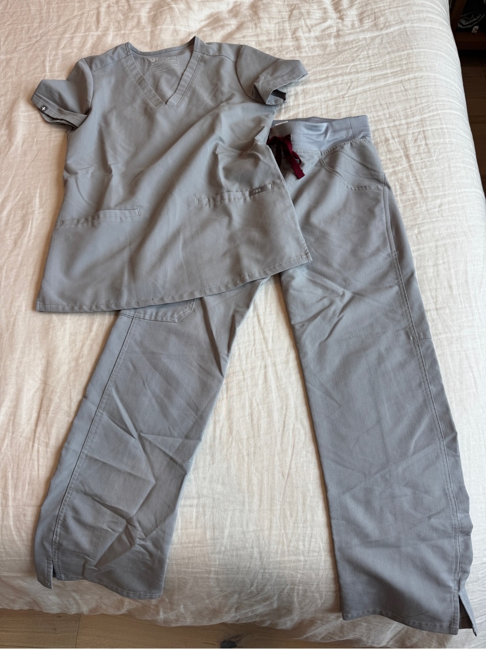 Figs Women's Gray Scrub Set XXS top/XXSP bottom